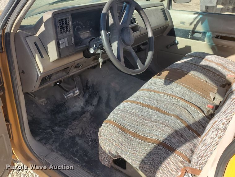 image for item HW9522 1991 Chevrolet Cheyenne 2500  pickup truck