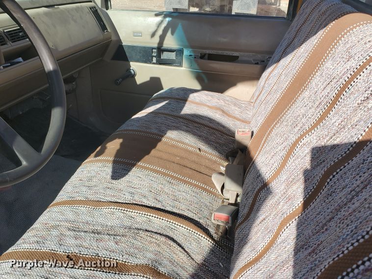 image for item HW9522 1991 Chevrolet Cheyenne 2500  pickup truck