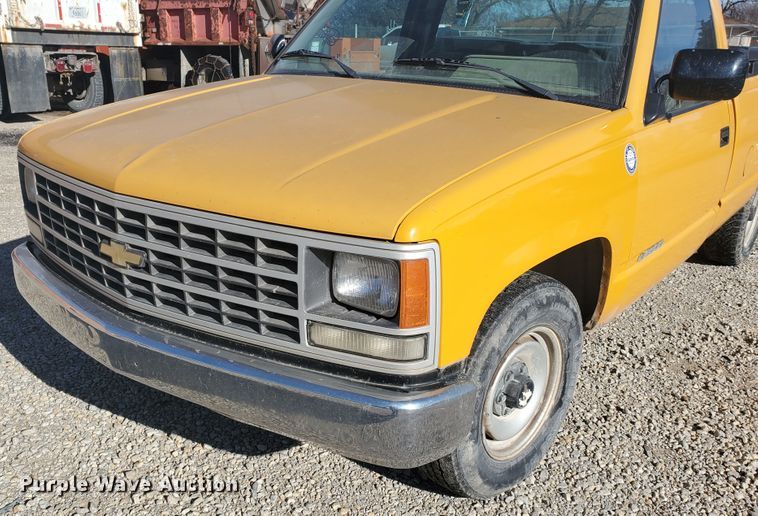 image for item HW9522 1991 Chevrolet Cheyenne 2500  pickup truck