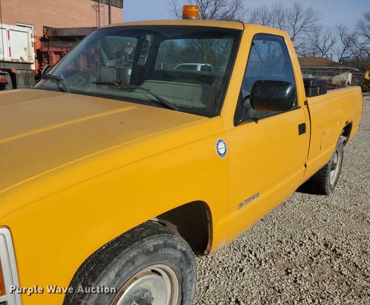 image for item HW9522 1991 Chevrolet Cheyenne 2500  pickup truck