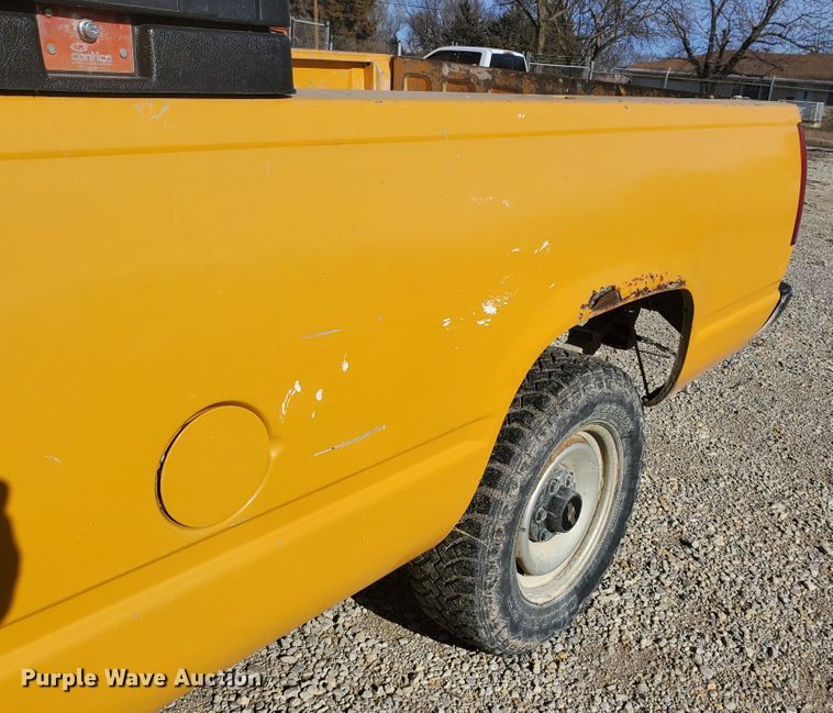 image for item HW9522 1991 Chevrolet Cheyenne 2500  pickup truck