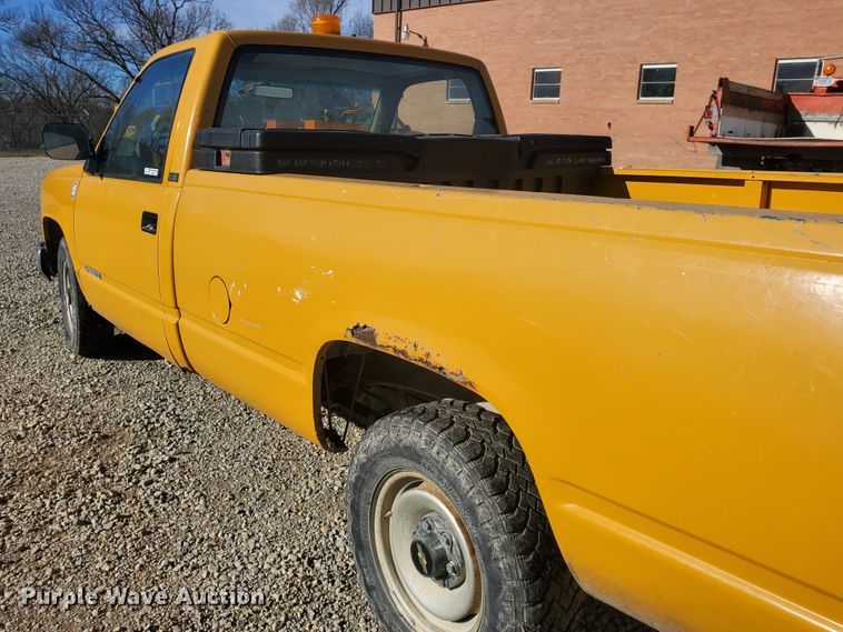 image for item HW9522 1991 Chevrolet Cheyenne 2500  pickup truck