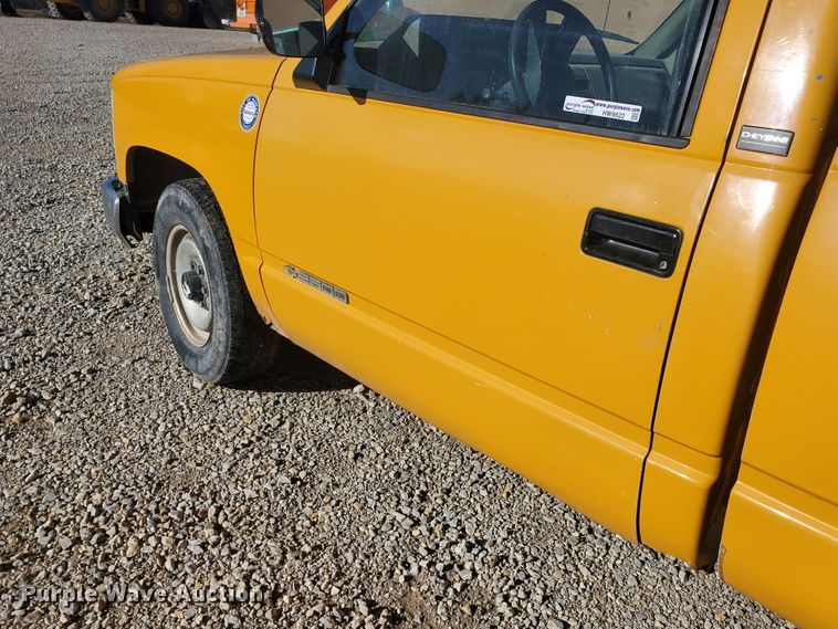 image for item HW9522 1991 Chevrolet Cheyenne 2500  pickup truck