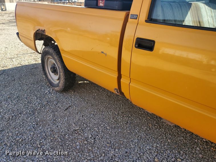 image for item HW9522 1991 Chevrolet Cheyenne 2500  pickup truck