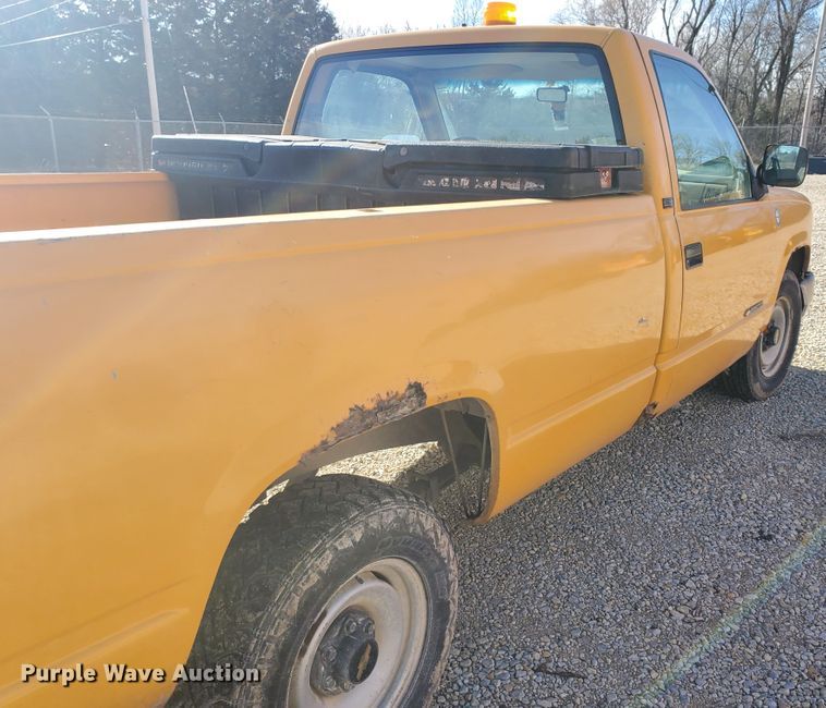 image for item HW9522 1991 Chevrolet Cheyenne 2500  pickup truck