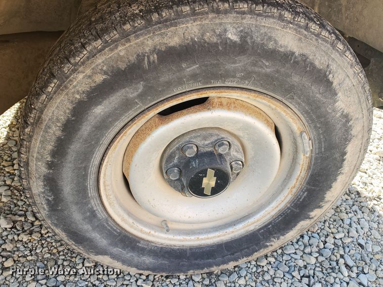 image for item HW9522 1991 Chevrolet Cheyenne 2500  pickup truck