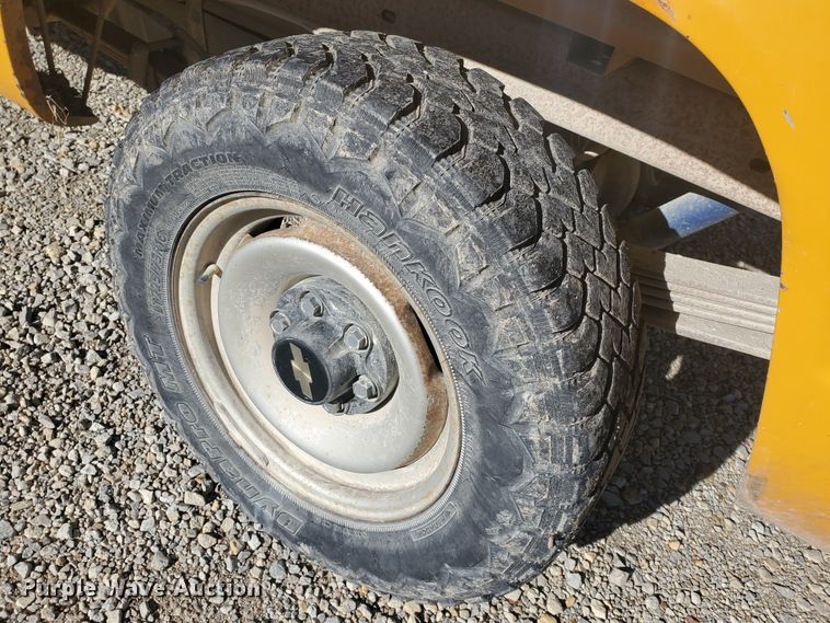 image for item HW9522 1991 Chevrolet Cheyenne 2500  pickup truck