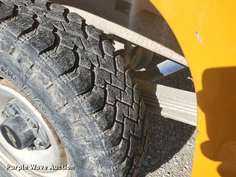 image for item HW9522 1991 Chevrolet Cheyenne 2500  pickup truck