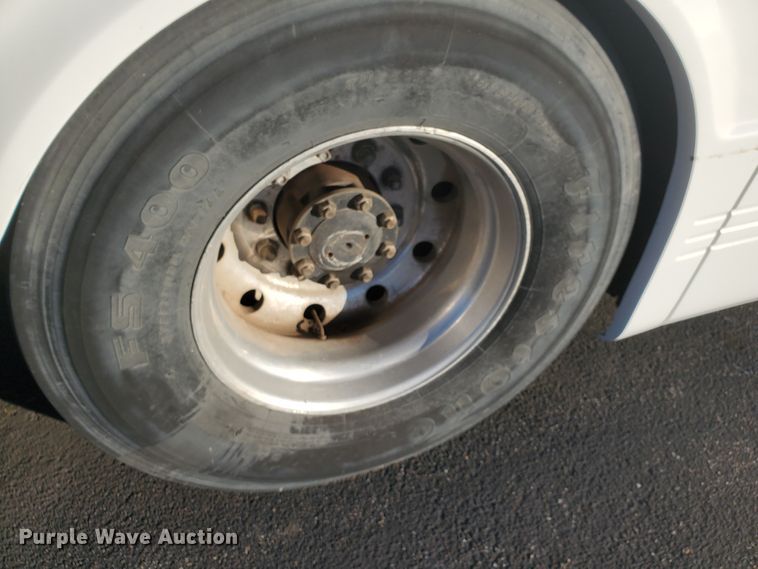 image for item HW9526 2000 Blue Bird LTC40  coach bus