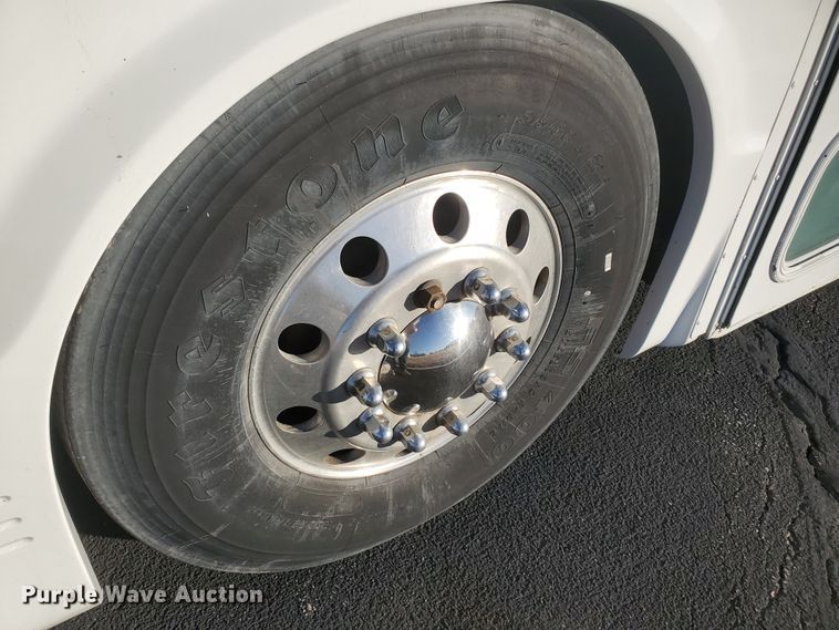 image for item HW9526 2000 Blue Bird LTC40  coach bus