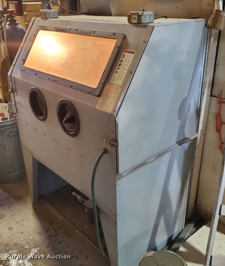 image for item HW9557 Skat Blast sand blasting cabinet
