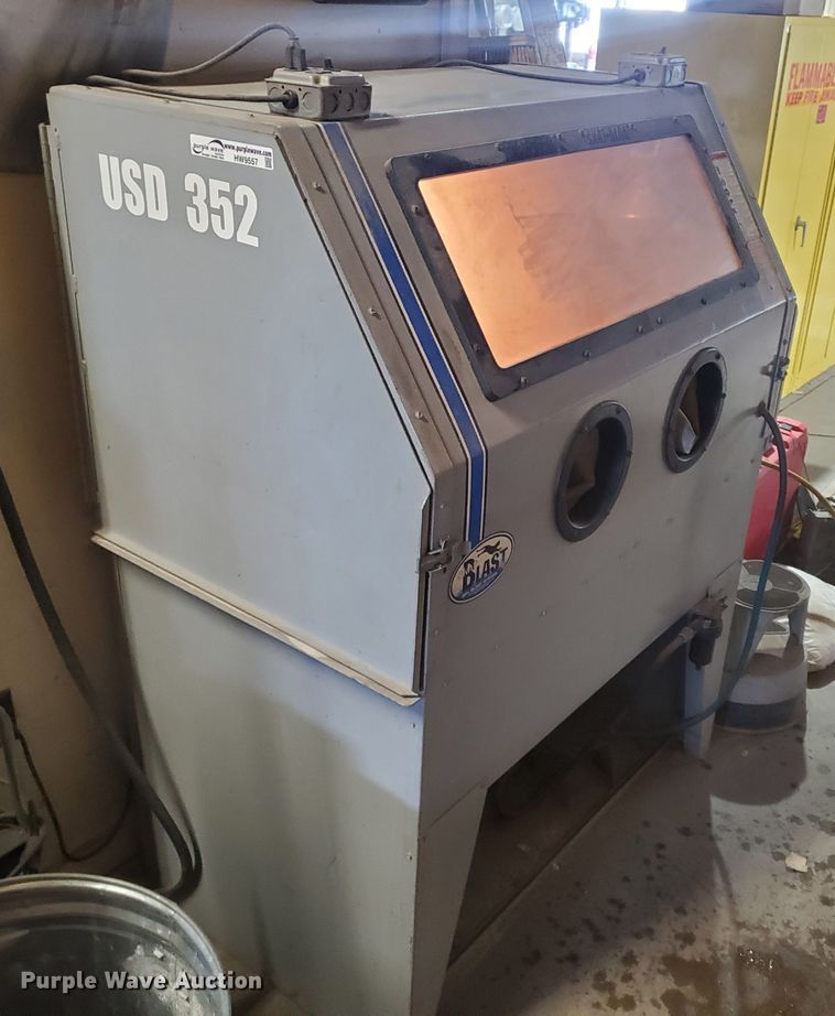 image for item HW9557 Skat Blast sand blasting cabinet
