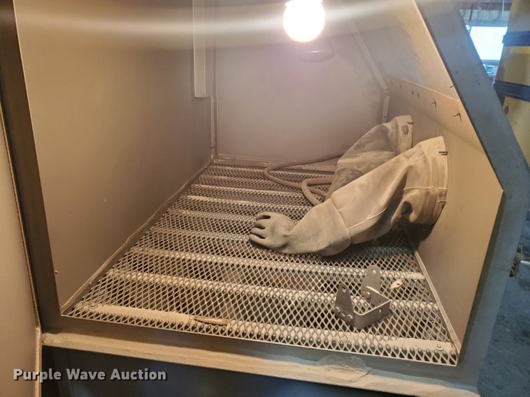 image for item HW9557 Skat Blast sand blasting cabinet