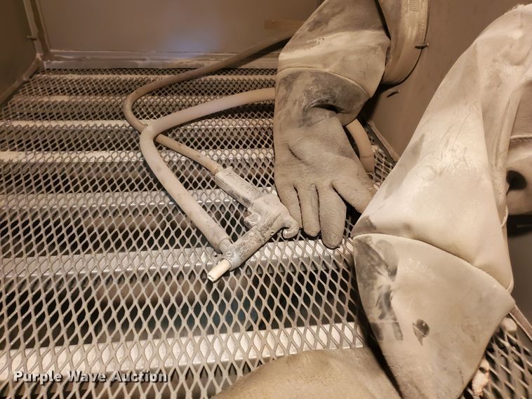 image for item HW9557 Skat Blast sand blasting cabinet