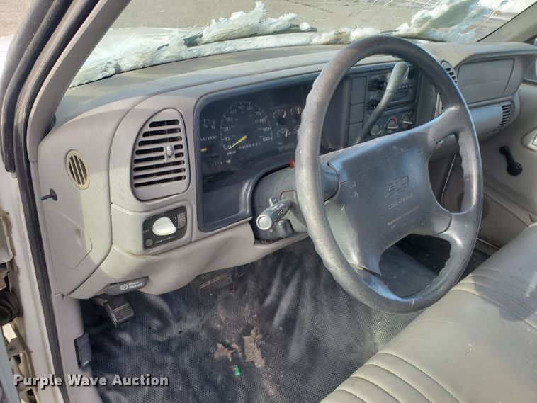 image for item HW9558 1997 Chevrolet Suburban  SUV