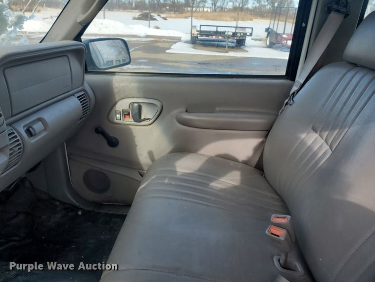 image for item HW9558 1997 Chevrolet Suburban  SUV