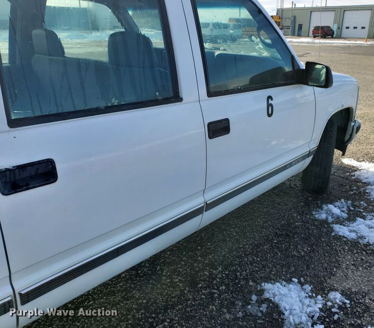 image for item HW9558 1997 Chevrolet Suburban  SUV