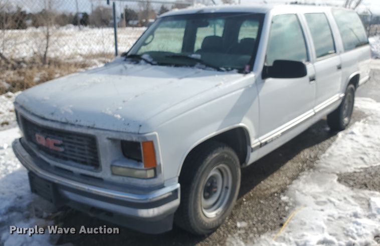 image for item HW9559 1999 GMC Suburban  SUV