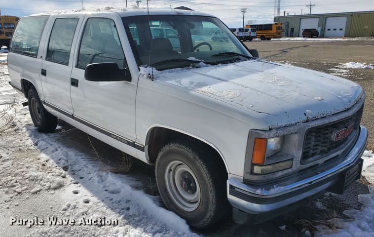image for item HW9559 1999 GMC Suburban  SUV