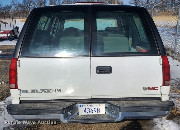 image for item HW9559 1999 GMC Suburban  SUV