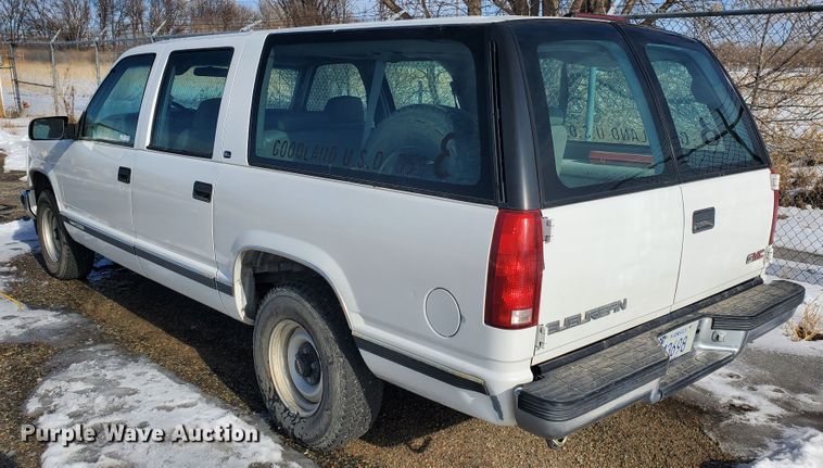 image for item HW9559 1999 GMC Suburban  SUV