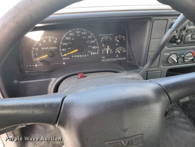 image for item HW9559 1999 GMC Suburban  SUV