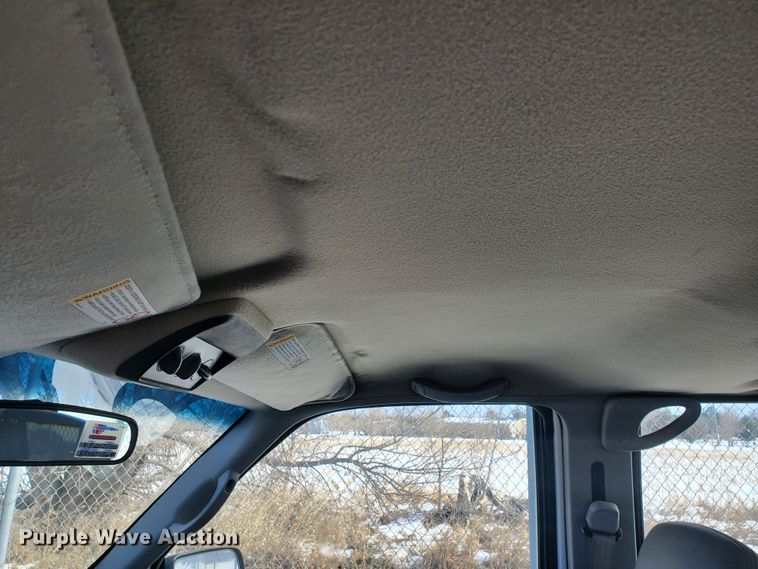 image for item HW9559 1999 GMC Suburban  SUV