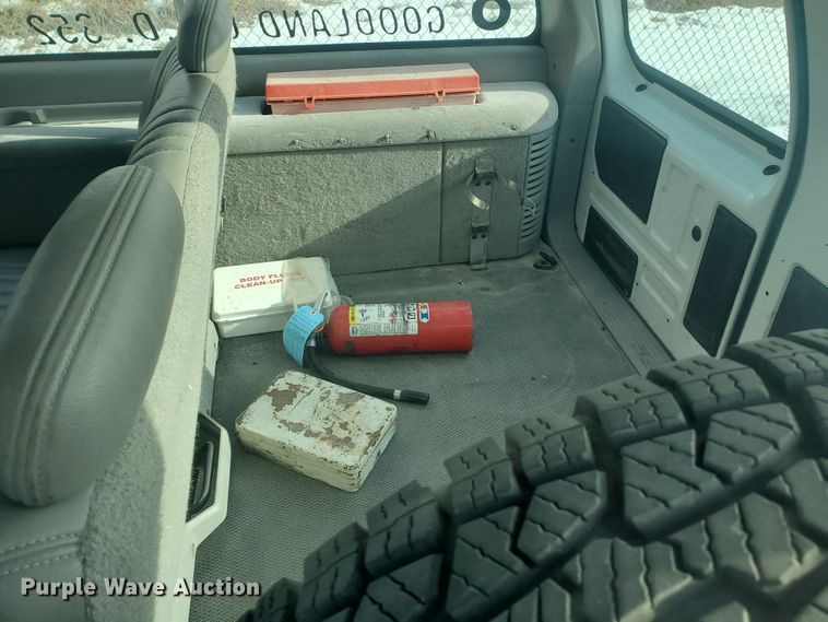 image for item HW9559 1999 GMC Suburban  SUV