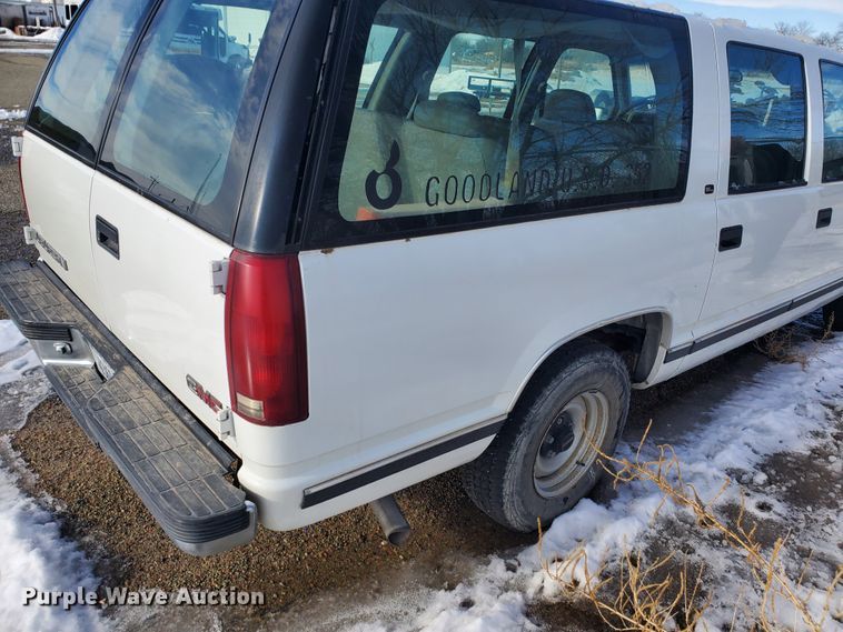 image for item HW9559 1999 GMC Suburban  SUV