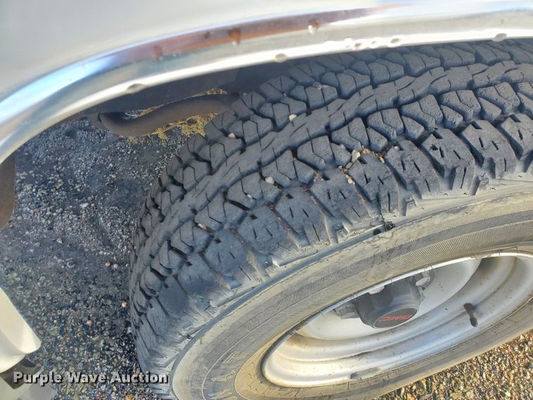 image for item HW9559 1999 GMC Suburban  SUV