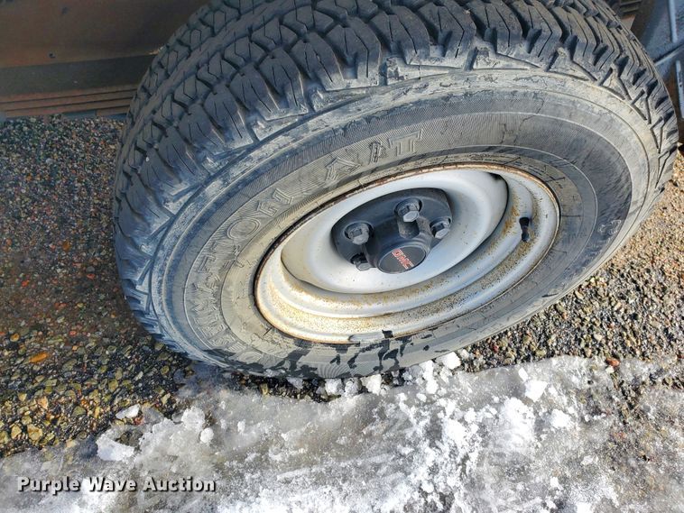 image for item HW9559 1999 GMC Suburban  SUV