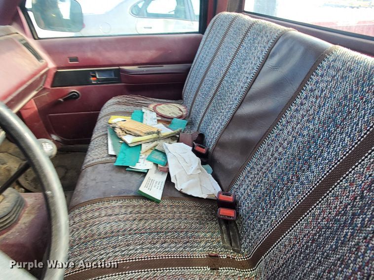 image for item HW9560 1988 Chevrolet C1500  pickup truck