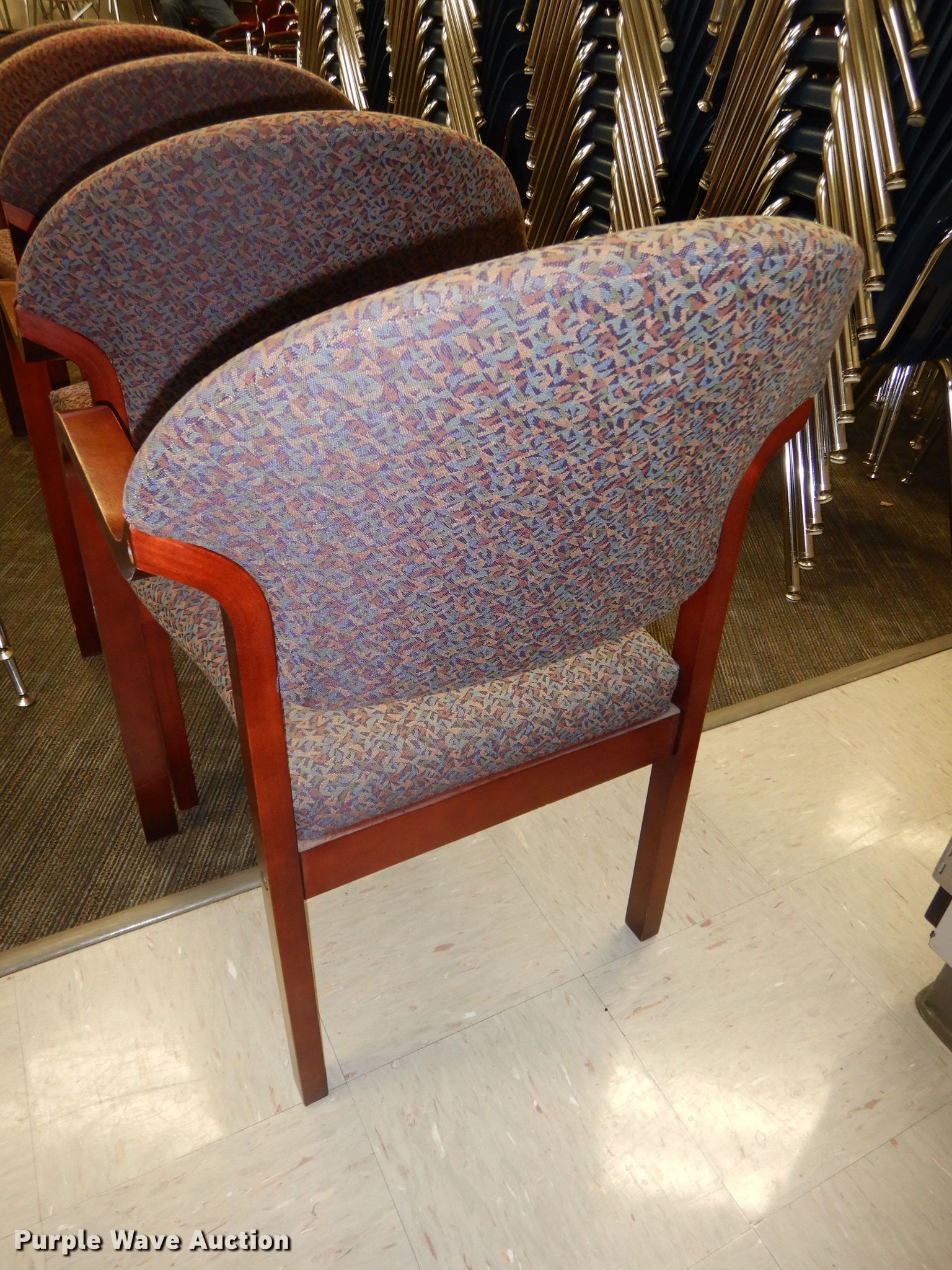 Furniture in Kansas City, KS Item GJ9736 sold Purple Wave