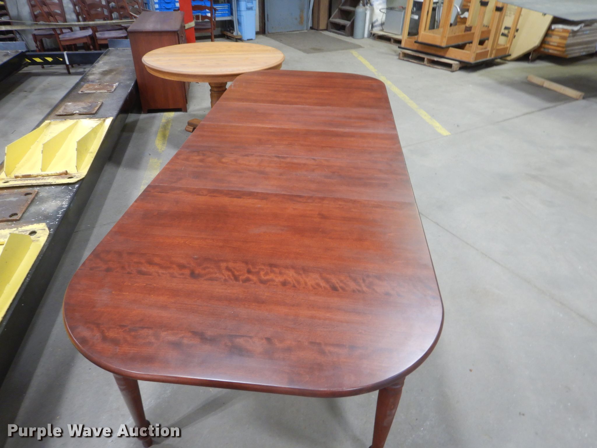 Furniture in Ottumwa, IA Item HU9884 sold Purple Wave