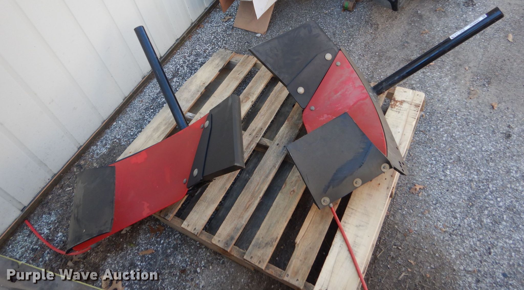 Boss snow plow extensions in Ottumwa, IA Item HU9893 sold Purple Wave