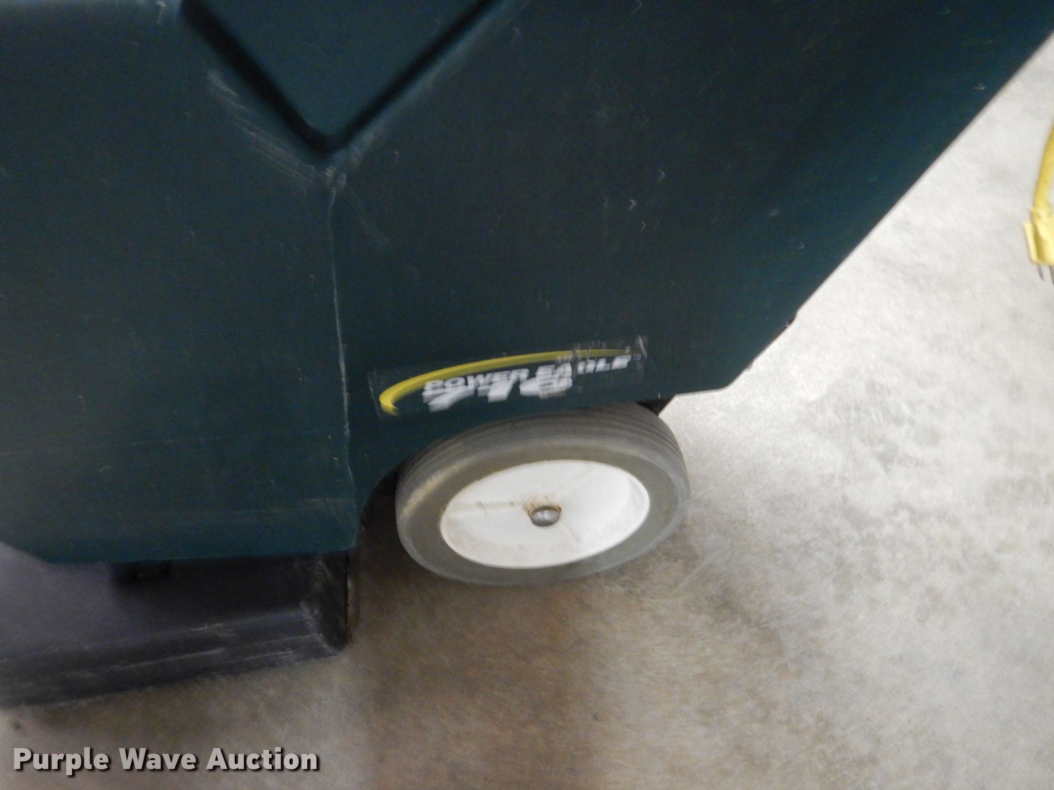 (4) Nobles Power Eagle carpet cleaners in Ottumwa, IA Item HU9908