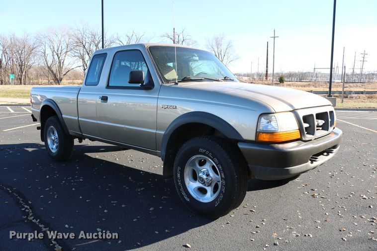 image for item DE1862 2000 Ford Ranger  SuperCab pickup truck