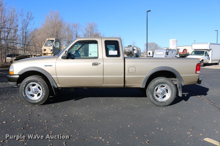 image for item DE1862 2000 Ford Ranger  SuperCab pickup truck