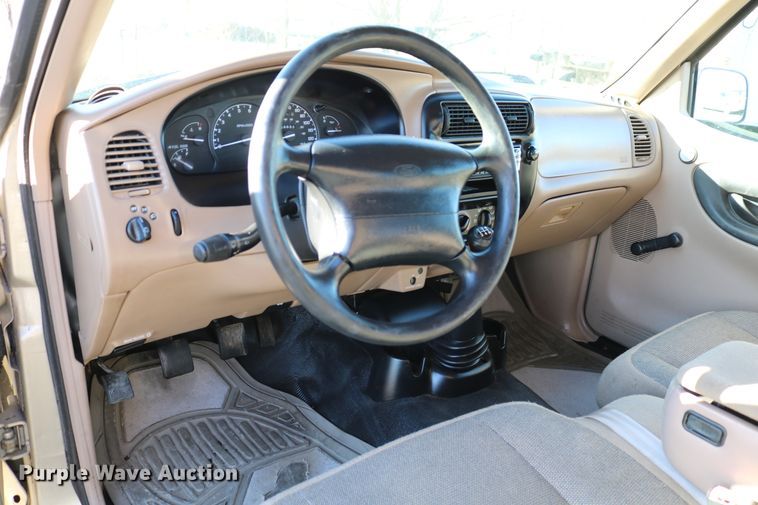 image for item DE1862 2000 Ford Ranger  SuperCab pickup truck