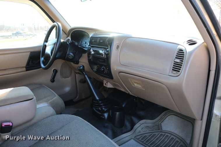 image for item DE1862 2000 Ford Ranger  SuperCab pickup truck