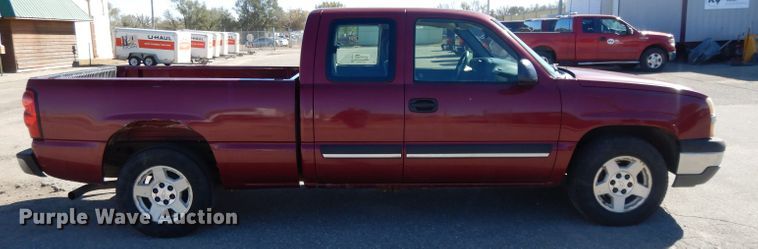 image for item DH3389 2005 Chevrolet Silverado 1500  Ext. Cab pickup truck