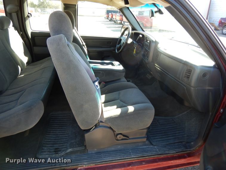 image for item DH3389 2005 Chevrolet Silverado 1500  Ext. Cab pickup truck