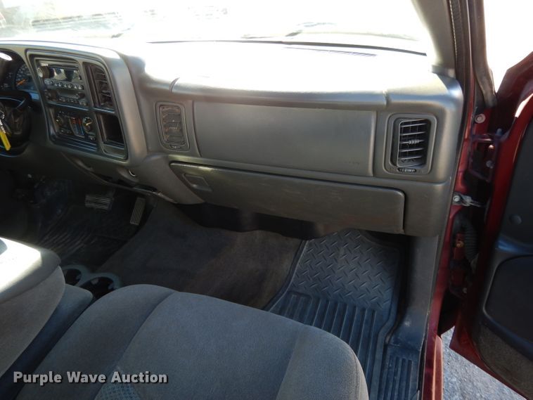 image for item DH3389 2005 Chevrolet Silverado 1500  Ext. Cab pickup truck