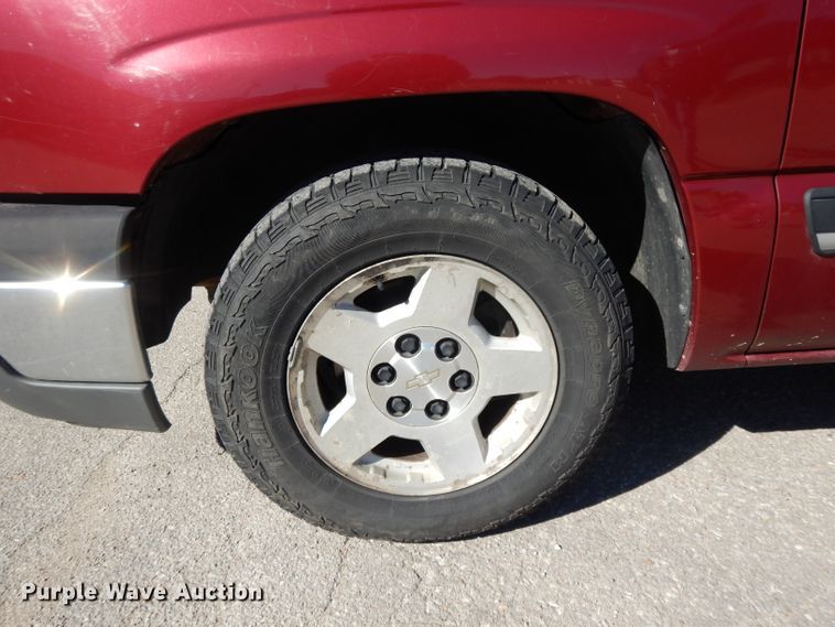 image for item DH3389 2005 Chevrolet Silverado 1500  Ext. Cab pickup truck