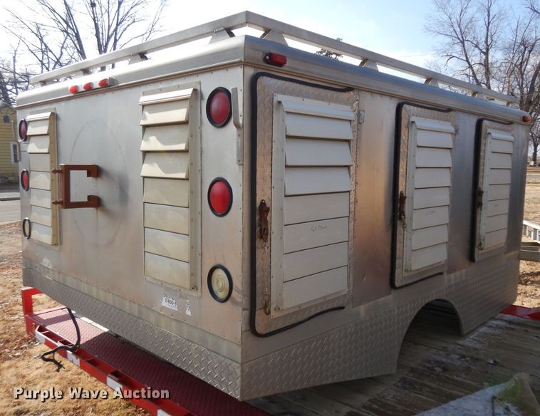 image for item DH5586 Pickup truck bed dog box