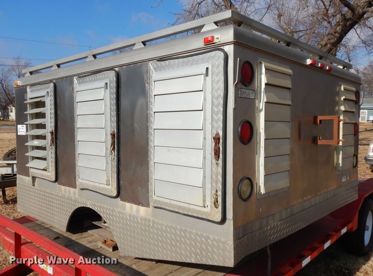 image for item DH5586 Pickup truck bed dog box