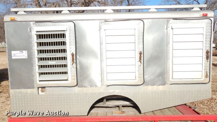 image for item DH5586 Pickup truck bed dog box