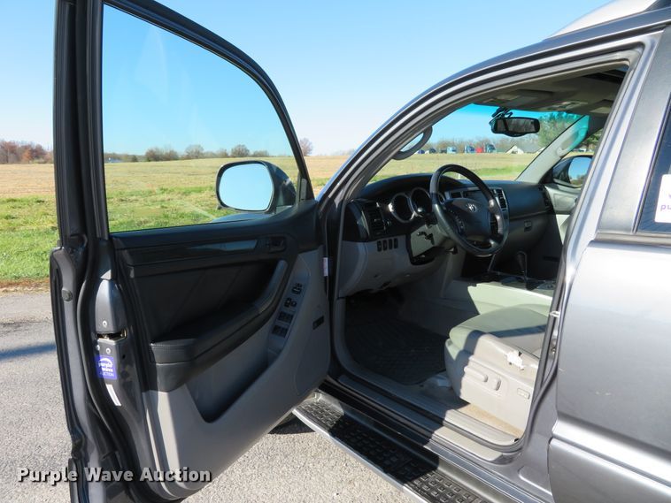 image for item DI3872 2004 Toyota 4Runner Limited  SUV