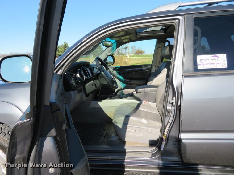 image for item DI3872 2004 Toyota 4Runner Limited  SUV