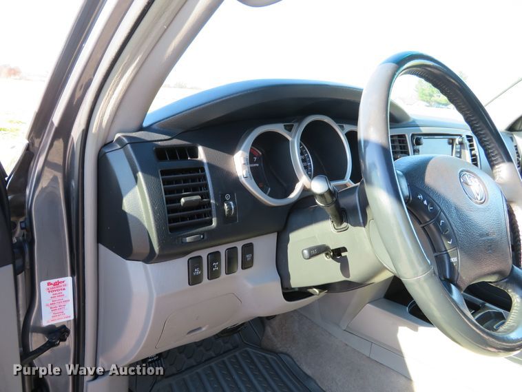 image for item DI3872 2004 Toyota 4Runner Limited  SUV